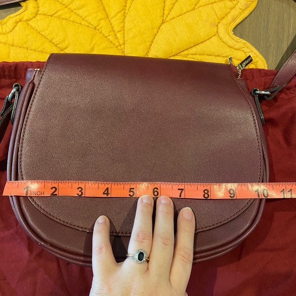 Angela Roi- Vegan Morning Crossbody- Bordeaux - Picture 2 of 16